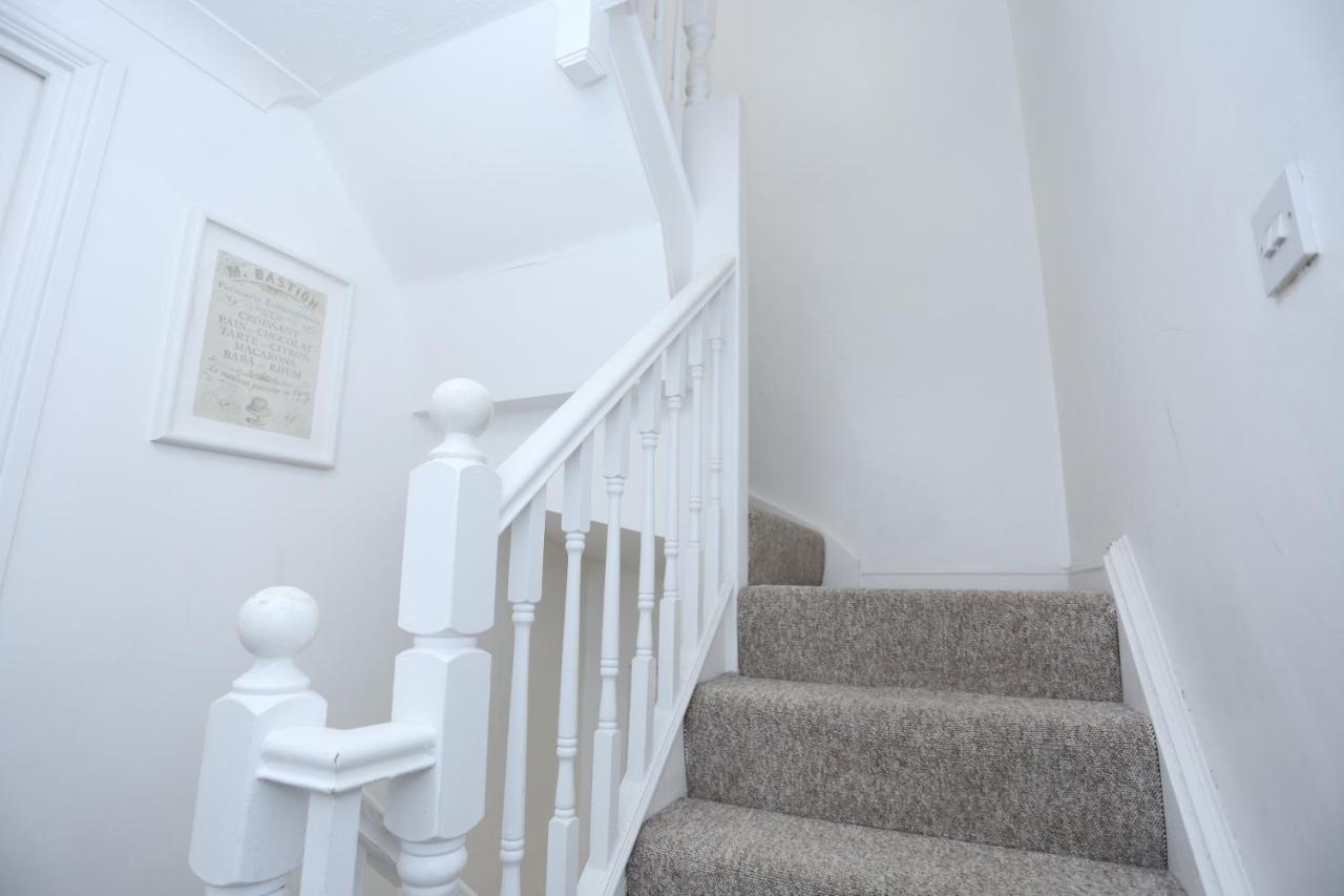 Fabulous Room With En-Suite Bathroom And Shared Kitchen Thamesmead  Exterior foto